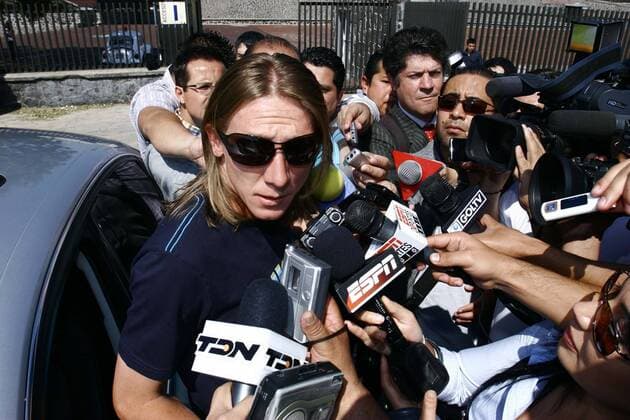 Jan 25, 2010 - Mexico City, Mexico - Club America s player SALVADOR CABANAS was shot in a bar this morning. The Paraguayan is already in a hospital where his condition reported as serious but stable. LEANDRO AUGUSTO and several players visit the  - ZUMAu78 o0 TV Medien Medieninteresse people Politik