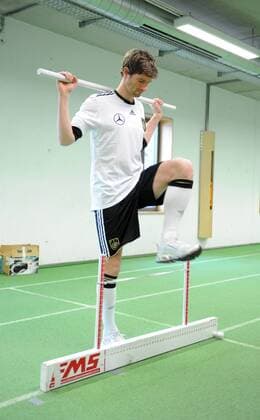 Arne FRIEDRICH (GER) beim Leistungstest.