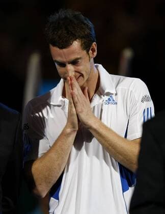 Australien, Melbourne, Sport, Tennis, Grand Slam Tournament, Melbourne Park, Australian Open 2010, Herren Endspiel,Finale, Andy Murray (GBR) kann die Traenen nicht zurueckhalten,weint,Emotion o0 Siegerehrung o00 Andrew o0 Weinen Tränen Trauer Emotionen enttäuscht
