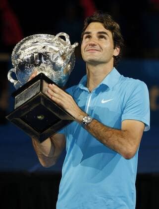 Australien, Melbourne, Sport, Tennis, Grand Slam Tournament, Melbourne Park, Australian Open 2010, Herren Endspiel,Finale, Siegerehrung, Praesentation, Roger Federer (SUI) mit Pokal