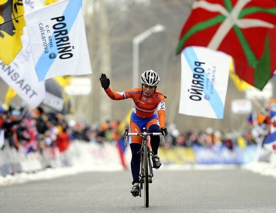 Daphny van den Brand from Netherlands celebrates after she finished on third place the Women Cyclocross World Championships in Tabor, Czech Republic, on Sunday, Jan. 31, 2010. (CTKxPhoto KaterinaxSulova)  SUK7 o0 Jubel, Freude