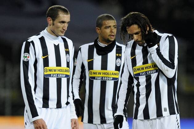 Juventus Turin (weiß) vs. Lazio Rom (dunkelblau) Enttäuschung Juve, v.re. Amauri-Felipe Melo-Giorgio Chiellini 