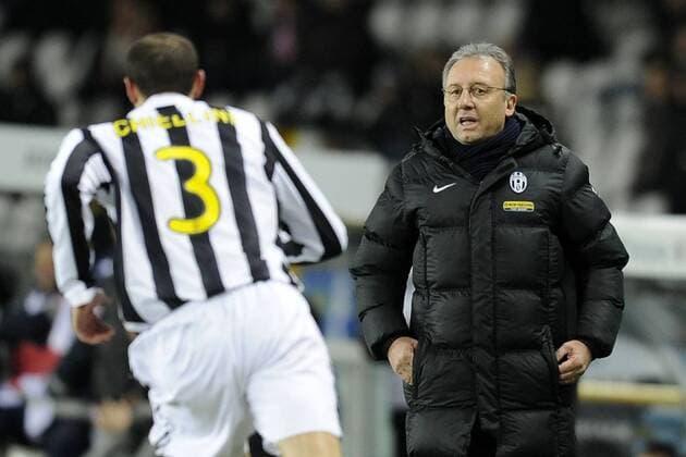 Juventus Turin (weiß) vs. Lazio Rom (dunkelblau) Trainer Alberto Zaccheroni (Juve) 