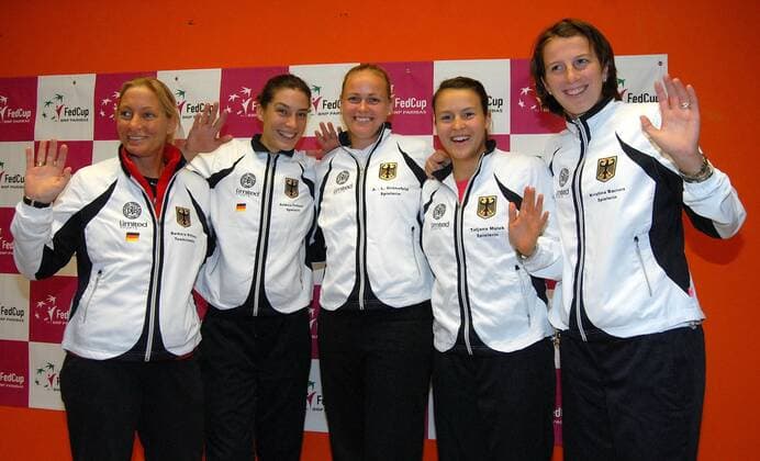 German tennis Fedcup team at a news conference, that took place on Wednesday, February 3, 2010 in Brno ahead of the tennis Fedcup match Czech Republic vs. Germany. From the left: captain Barbara Rittner and players Andrea Petkovic, Anna-Lena Grönefeld, Tatjana Malek and Kristina Barrois. (CTKxPhoto IgorxZehl)  zeh05 o0 Mannschaftsbild,