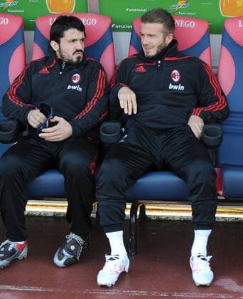David BECKHAM (R) und Gennaro GATTUSO (beide Mailand) auf der Bank - Bologna 7 2 2010 FC Bologna - AC Mailand 0:0 - Serie A 2009 2010 - ANDREAXSTACCIOLI