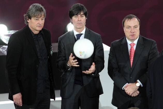 Nationaltrainer Dietmar Constantini (Österreich, li.), Bundestrainer Joachim Löw (Deutschland, Mitte) und Nationaltrainer Dick Advocaat (Belgien) -  8Q2B3561 o0 Nationalteam, Trainer o0 Euro o0 Didi