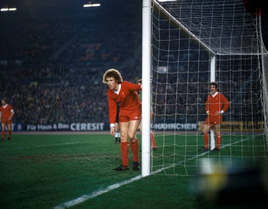 Phil Neal (Liverpool) DEUTSCHSPRACHIGE SPORTZEITSCHRIFTEN UND -ZEITUNGEN NUR NACH RÜCKSPRACHE Fußball EC 1 Herren Saison 1977 1978 Europapokal der Landesmeister Einzelbild Düsseldorf