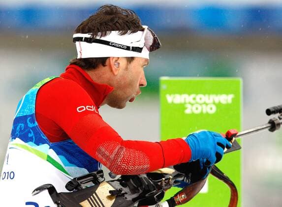 OLYMPIA - Olympische Winterspiele 2010 WHISTLER,KANADA,14.FEB.10 - DIVERS, OLYMPIA, BIATHLON - Olympische Winterspiele Vancouver 2010, 10km Sprint der Herren. Bild zeigt Ole Einar Bjoerndalen (NOR). 