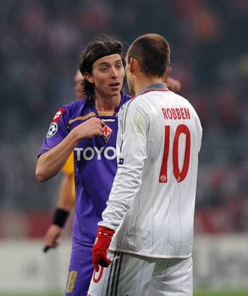 Riccardo Montolivo (AC Florenz, li.) und Arjen Robben (Bayern, re.). FC Bayern München - AFC Fiorentina. Champions League 2009 2010 - xNicoloxZangirolamix -