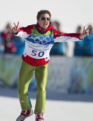 Switzerland s Simon Ammann celebrates winning in Ski Jumping Large Hill Individual Finals during Vancouver 2010 Winter Olympics at the Whistler Olympic Park in Whistler, British Columbia, February 20, 2010.  OLY20100220811 o0 Jubel Freude Sieg Olympiasieg
