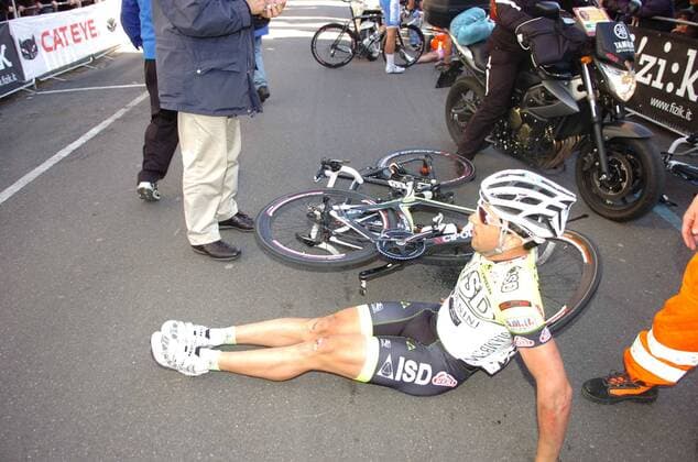 2010, Giro di Sardegna, tappa 04 Carbonia - Iglesias, ISD 2010, Oscar Gatto, Iglesias  o0 Verletzung