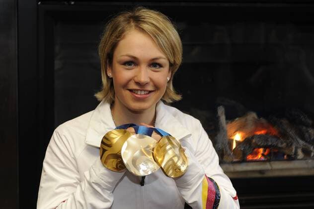 Biathlon Doppel-Olympiasiegerin Magdalena Neuner (GER) - XXI. Olympische Winterspiele 2010, vom 12.02. - 28.02.2010 in Vancouver Kanada. o0 gold Medaille, Goldmedaille, silber Silbermedaille, Objekte