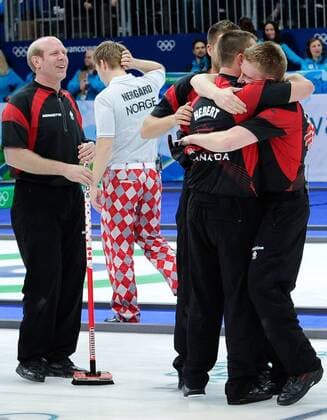 (100227) -- VANCOUVER, Feb. 27, 2010 () -- Players of Canada celebrate their victory after the men s curling final against Norway at the 2010 Winter Olympic Games in Vancouver Olympic Centre, Vancouver, Canada, Feb. 27, 2010.  o0 Sieg Olympiasieg Jubel Freude