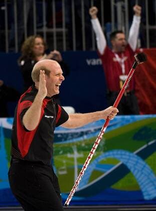 Feb. 27, 2010 - Vancouver, British Columbia, Canada - Olympics Men s Curling- Canada s Kevin Martin celebrates his teams 6-3 victory over Norway for the goldmedal in the Men s Curling finals at the 2010 Winter Olympic on February 27, 2010 in Vancouver, British Columbia. Canada beat Norway 6-3 and won the goldmedal. - ZUMAj89 o0 Olympiasieg Sieg Jubel Freude