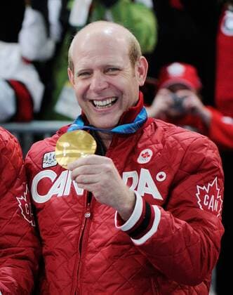 Feb. 27, 2010 - Vancouver, BC, Canada - VANCOUVER, BC: FEBRUARY 27, 2010 -- Canada s skip Kevin Martin holds up his goldmedal after winning the men s Olympic curling goldmedal game against Norway at the Vancouver Olympic Centre on Day 16 of the 2010 Winter Olympic Games in Vancouver, BC February 27, 2010. Canada beat Norway 6 - 3 in ten ends. - ZUMAw51 o0 Freude Jubel Sieg Olympiasieg Medaille Goldmedaille Gold