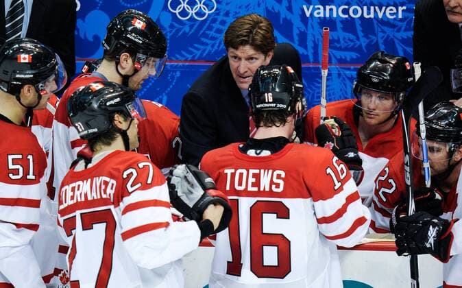 Canada s coach Mike Babcock (C) instructs during the men s icehockey goldmedalgame with the United States at the 2010 Winter Olympic Games in Canada Hockey Place, Vancouver, Canada, Feb. 28, 2010. . (44) 