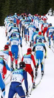 OLYMPIA - Olympische Winterspiele 2010 WHISTLER,KANADA,28.FEB.10 - DIVERS, OLYMPIA, SKI NORDISCH, LANGLAUFEN - Olympische Winterspiele Vancouver 2010, 50km Massenstart der Herren, klassisch. Bild zeigt das Feld.  o0 Langläufer Teilnehmer Starter Totale