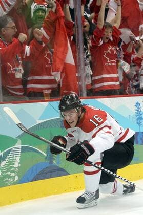 Feb. 28, 2010 - Vancouver, BC, Canada - Canada s JONATHAN TOEWS celebrates his goal against the USA during first period of the men s Goldmedal hockey match at Canada Hockey Place in Vancouver, BC during the 2010 Winter Olympics, February 26, 2010. - ZUMAw51 o0 Jubel Freude