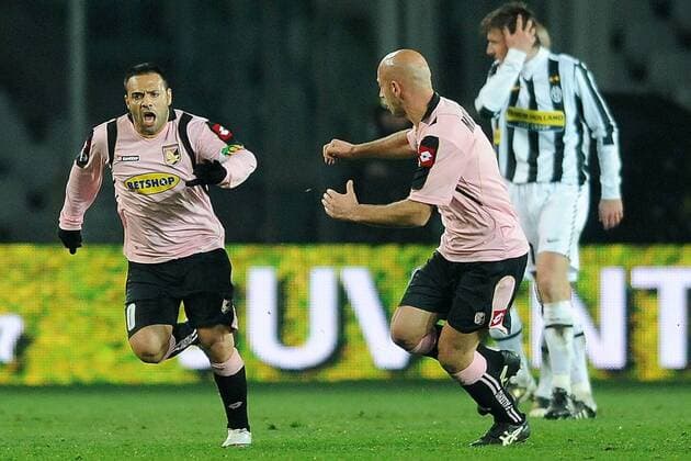 Juventus Turin (weiß) - US Palermo (rosa), Torjubel Fabrizio Miccoli (li.)  o0 Jubel, Freude