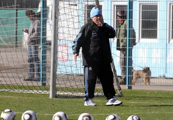 Trainer Diego Armando Maradona raucht Zigarre Fussball Herren Fussball Argentinische Nationalmannschaft Training o00 Raucher kurios o00 Nationaltrainer Trainer