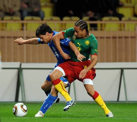 Benoit ASSOU EKOTTO Kamerun (re.), Christian MAGGIO Italien - Italien (blau) - Kamerun (grün) - nicoloxzangirolami