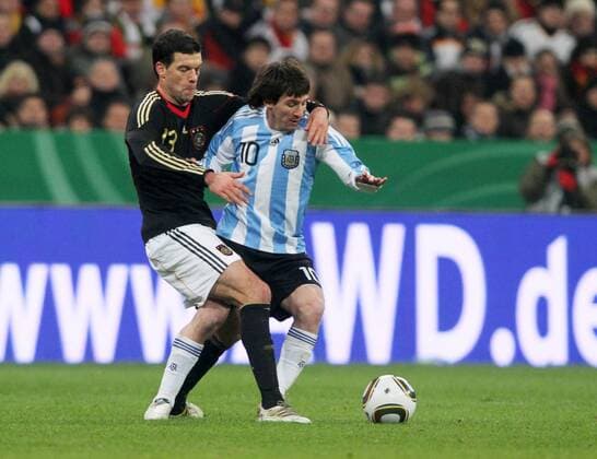 DFB Nationalmannschaft, Allianz-Arena München München - 03.03.2010 Deutschland - Argentinien Michael Ballack l. GER, Lionel Messi