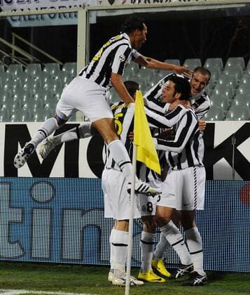 ACF Fiorentina AC (Blau) vs Juventus Turin (Weiß): Jubel Fabio Grosso 2.r. 