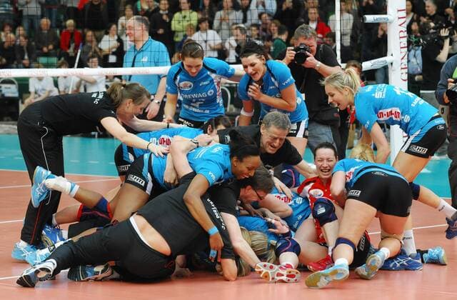 Jubel Dresdner SC - Deutscher Pokalsieger 2010, Volleyball, DVV-Pokalfinale, Pokal, Pokalfinale 2010 in Halle Westfalen, Gerry Weber Stadion, DSC, Saison 2009 2010, 07.03.10 ,