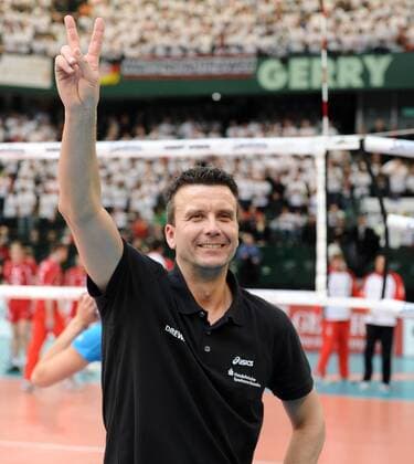 Trainer Alexander Waibl (Dresden) - Deutscher Pokalsieger 2010, Volleyball, DVV-Pokalfinale, Pokal, Pokalfinale 2010 in Halle Westfalen, Gerry Weber Stadion, DSC, Saison 2009 2010, 07.03.10 , o0 Einzelbild