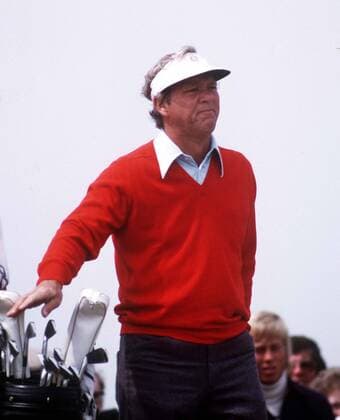 Arnold Palmer (USA) selects a club. The British Open, 1975. .  o0 Carnoustie Aufnahmedatum geschätzt