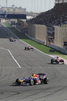 Sebastian VETTEL (GER),Red Bull Racing fuehrt das Feld an. Rennen,Formel 1 GP von Bahrain,Motorsport,14.03.2010.