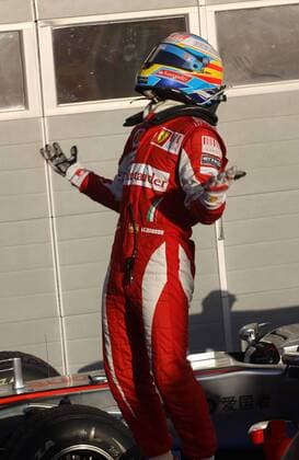 Sieger, Fernando Alonso, Scuderia Ferrari, Formel 1, GP Bahrain in Manama Shakir 14.03.10 o0 Jubel Freude