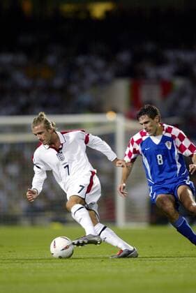 August 20, 2003: DAVID BECKHAM l. ENGLAND turns with the ball. ENGLAND 3 v Croatia 1, International Friendly, Portman Road, Ipswich xactionplusx  ActionPlus03082029 Content restricted for UK based newspaper