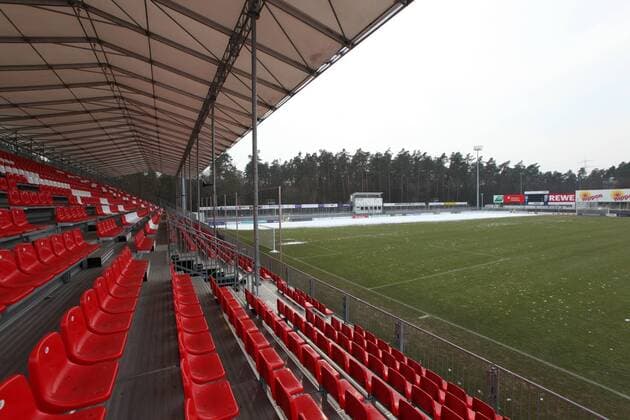 Fussball 3. Bundesliga. Saison 2009-2010. Hardtwaldstadion, Heimspielstätte SV Sandhausen Stadion. o00 Fotostory