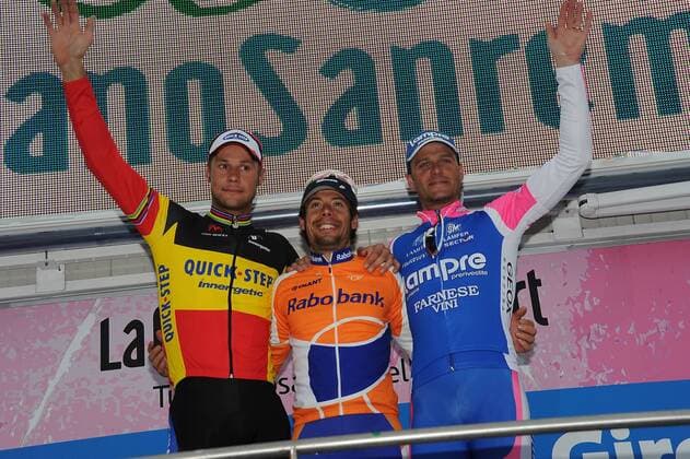 Oscar Gomez Freire (Rabobank, Mitte) gewinnt Mailand San Remo 2010 vor Tom Boonen (Quick Step, li.) und Alessandro Petacchi (Lampre) -  o0 Freude Jubel Sieg