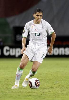 Algeria s Karim Matmour. Algeria (white) V Egypt (red). Semifinal. African Cup of Nation. Benguela. 28th January 2010 -  o0 Länderspiel, Nationalteam, Halbfinale
