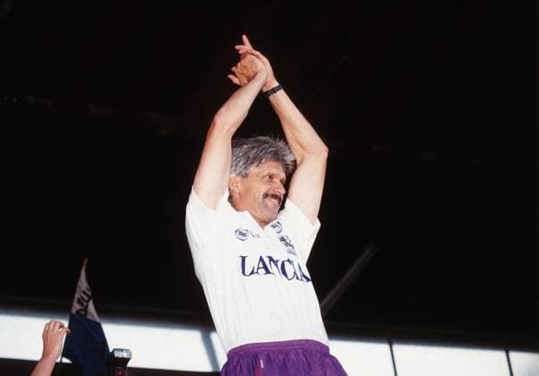 Fussball TSV 1860 Muenchen-SSV Ulm 1:1 13.06.1993, Trainer Werner LORANT (1860) jubelt über den Aufstieg in die 2. Bundesliga o0 Feier Jubel Freude Einzelbild