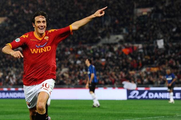 27.03.2010 - Serie A 2009 2010 - AS Rom (rot) vs Inter Mailand (schwarz blau) - Jubel von Luca Toni (AS Rom) - 