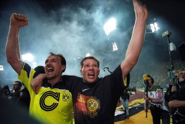 Jürgen Kohler (li.) und Stefan Reuter (beide BVB) freuen sich über den Champions League Sieg 1996 1997 Fußball EC 1 Herren Champions League Finale 1996 1997, Borussia Dortmund, BVB Gruppe München Freude, Begeisterung,