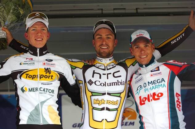 2010, Gent - Wevelgem, Siegerehrung: Etappensieger Bernhard Eisel (Htc - Columbia 2010, M), Sep Vanmarcke (Topsport 2010, L), Philippe Gilbert (Omega Pharma - Lotto 2010), Wevelgem  o0 Freude