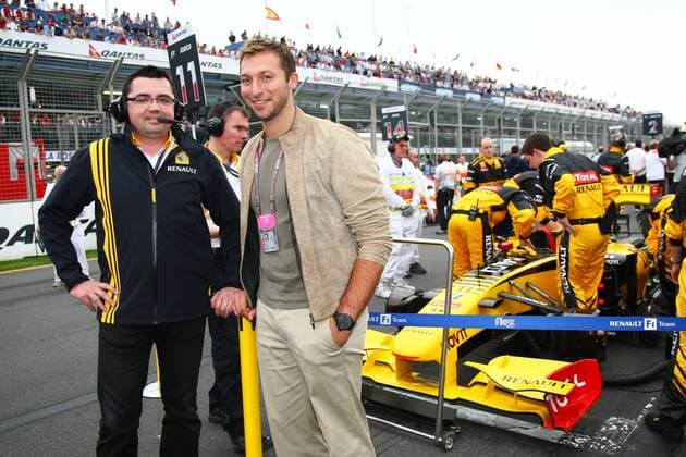 Ian Thorpe (Australia, R) and Eric Boullier, Team Principal, Renault F1 Team 