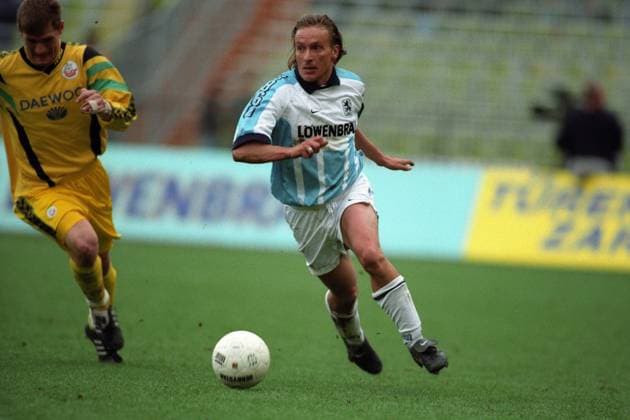 Horst Heldt (1860, re.) gegen Steffen Baumgart (Rostock) - DEUTSCHSPRACHIGE SPORTZEITSCHRIFTEN UND -ZEITUNGEN NUR NACH RÜCKSPRACHE Fußball 1. BL Herren Saison 1996 1997, TSV 1860 München - FC Hansa Rostock 2:0 Gruppe München Dynamik, Kampf,