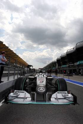 Bolide von Michael Schumacher, Mercedes GP PETRONAS - Malaysia, Sepang, 02.04.10 o0 Objekte