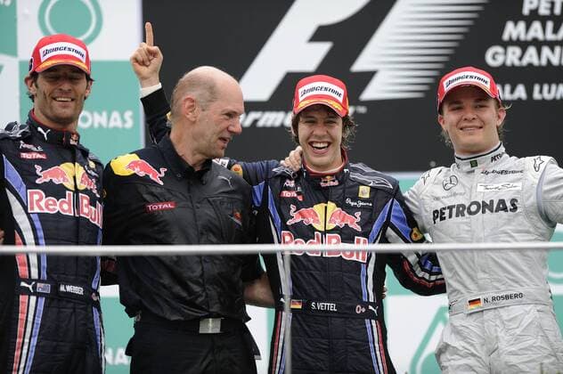 V.li: Zweiter Mark WEBBER (Australien), Red Bull Racing, Red Bull Chefdesigner Adrian NEWEY (GBR), Sieger Sebastian VETTEL (GER), Red Bull Racing und Dritter Nico ROSBERG (GER) Mercedes GP Petronas - Rennen, Formel 1, GP von Malaysia, Sepang, 04.04.2010 o0 Sieg, Sieger, Siegerehrung Jubel Freude