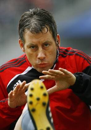 Wolfgang STARK, DFB-Schiedsrichter, - Stretching o0 kurios