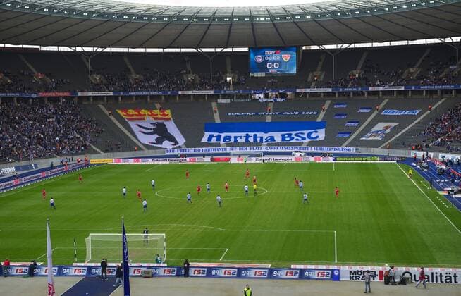 Fussball Bundesliga Olympiastadion 10.04.2010 Hertha BSC Berlin - Leere Ostkurve im Olympiastadion