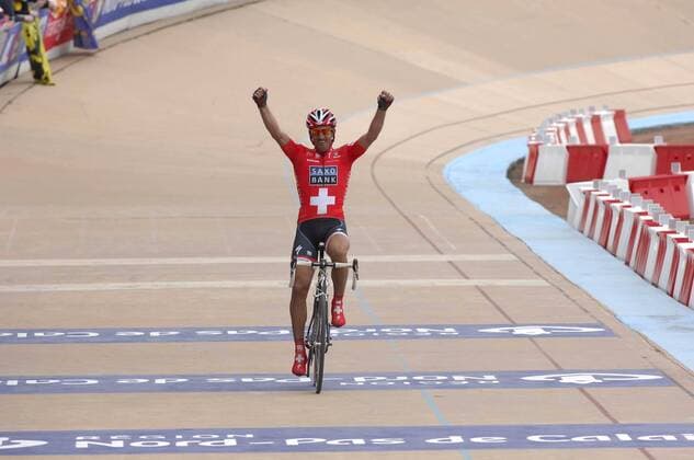 2010, Paris - Roubaix, Saxo Bank 2010, Sieger Fabian Cancellara  o0 Jubel Freude