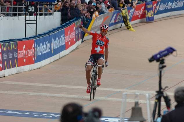 2010, Paris - Roubaix: Fabian Cancellara, Saxo Bank 2010,  o0 Sieg Jubel Freude