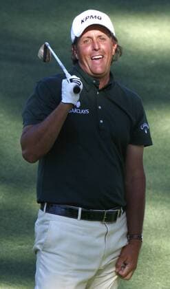 10 04 2010 Phil Mickelson (USA), who eagled the 13th and 14th holes, reacts as he narrowly misses an eagle on 15 during the third round of the the Masters at Augusta National Golf Club in Augusta. xCurtisxComptonx  ActionPlus11029845 o0 EnttÃ¤uschung