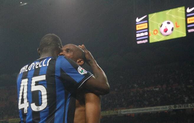 Inter Mailand (blau) - Juventus Turin (weiß), Samuel Eto o (re.) - Torjubel  o0 Jubel, Freude Etoo